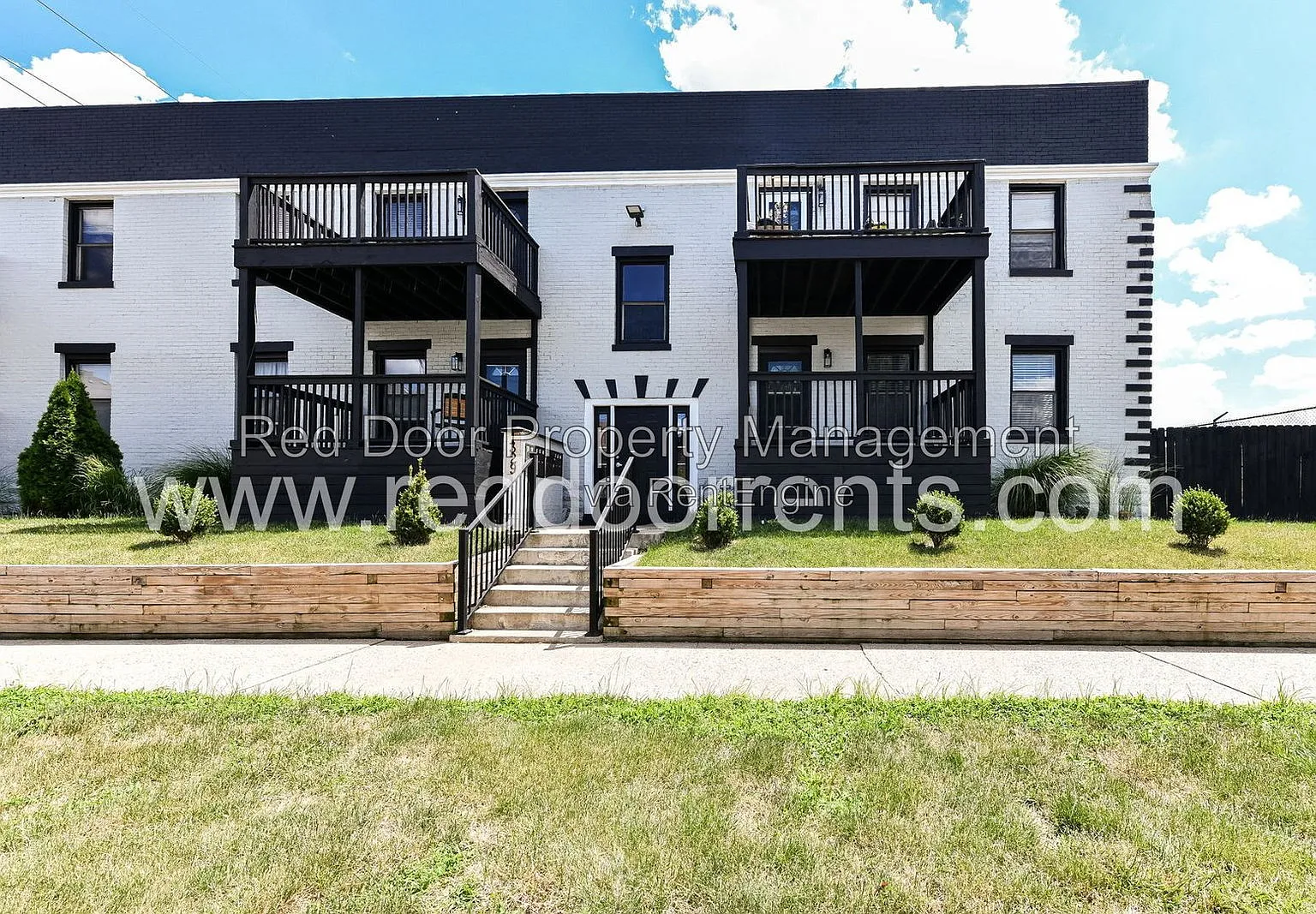 1 bed, 1.0 bath, 550 sqft, $900 — Photo 2