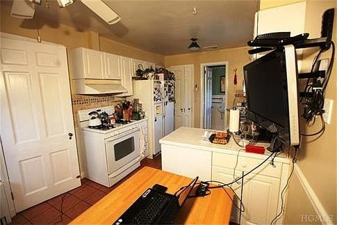 5th image of 89 Saint Johns Ave