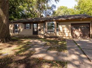 9010 E 75th St, Raytown, MO 64138
