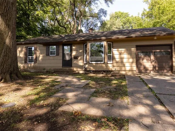 9010 E 75th St, Raytown, MO 64138