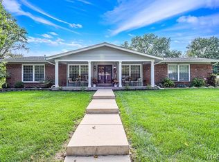 85 Glen Cove Dr, Chesterfield, MO 63017