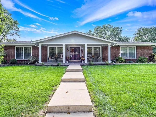 85 Glen Cove Dr, Chesterfield, MO 63017