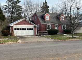 66 S Russell Ave, Aurora, IL 60506