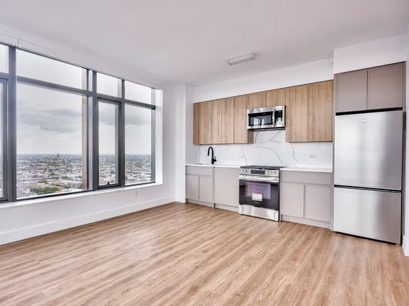 2230 Cropsey Avenue image 5 of 70