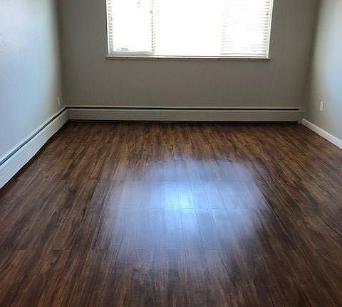 2nd image of 1536 Vine St APT 204