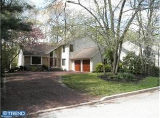 16 Coventry Cir E, Marlton, NJ 08053