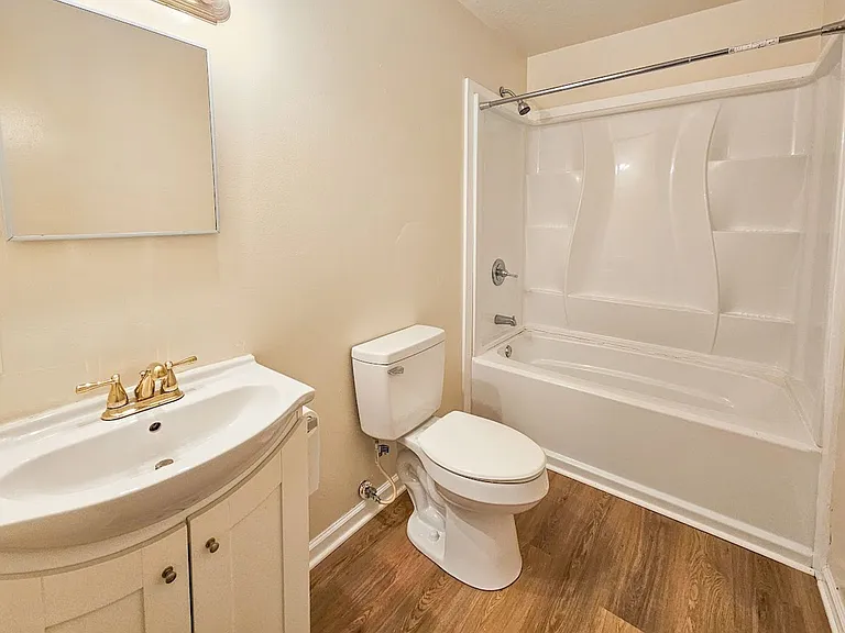 1424 Nolan Ave — Photo 6