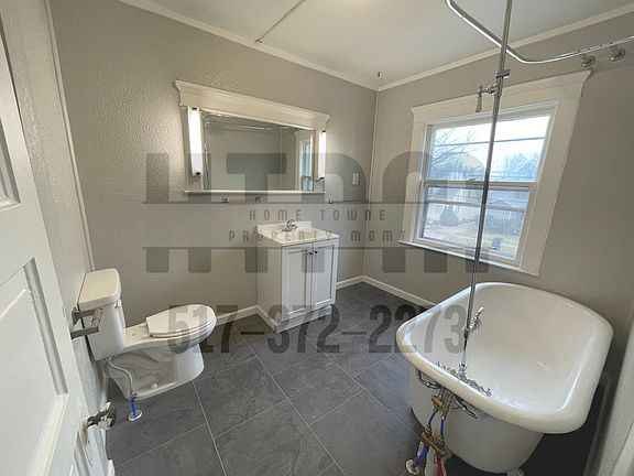 4th image of 523 N Pine St #2