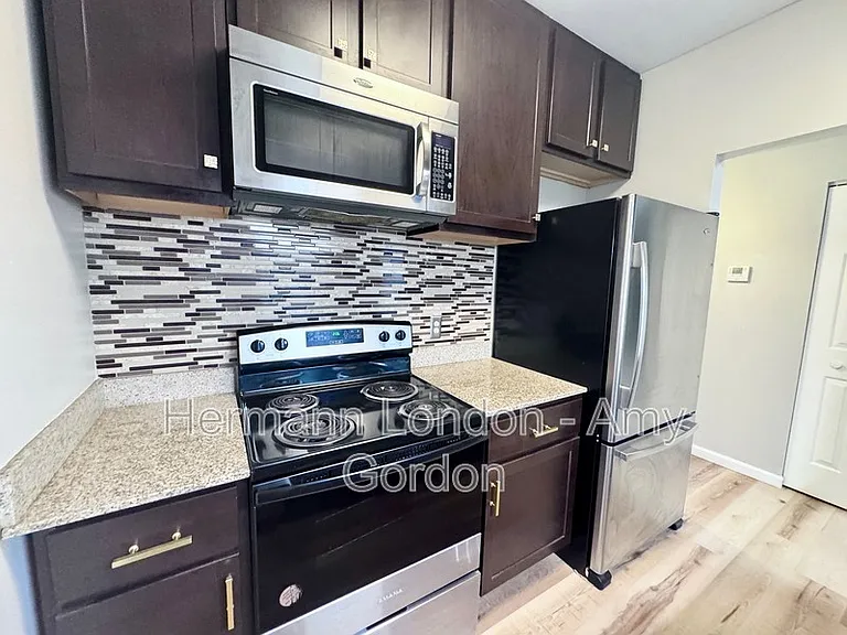 2336 Rutger St #C — Photo 10