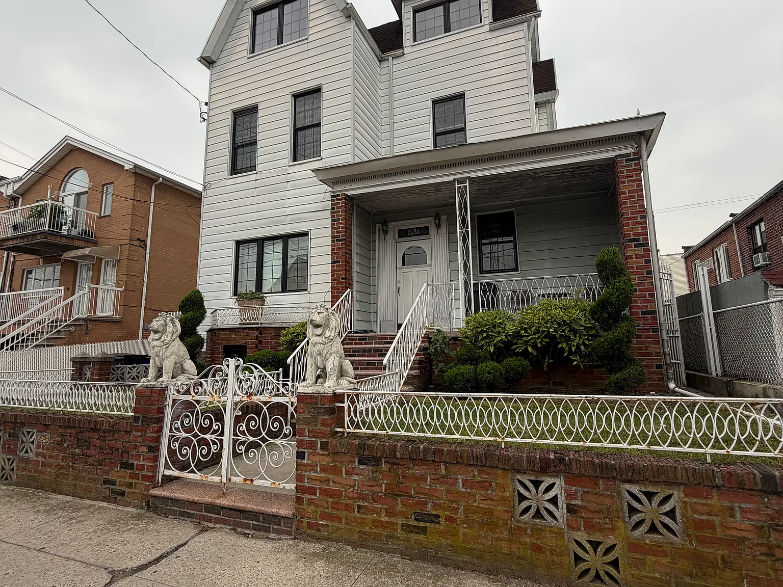 Bath Ave, Brooklyn — Photo 1