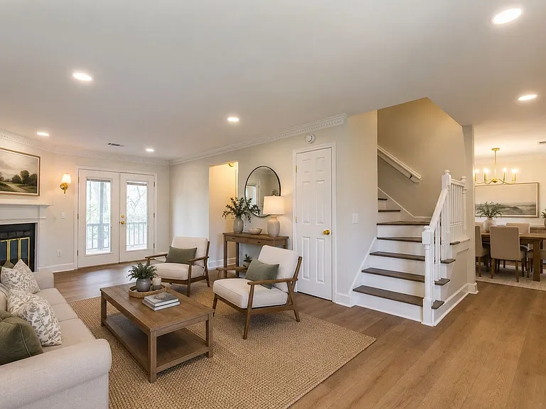 109 Welshwood Ct — Photo 2