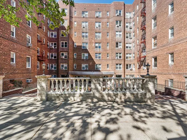 63-60 102nd St #A-11, Rego Park, NY 11374