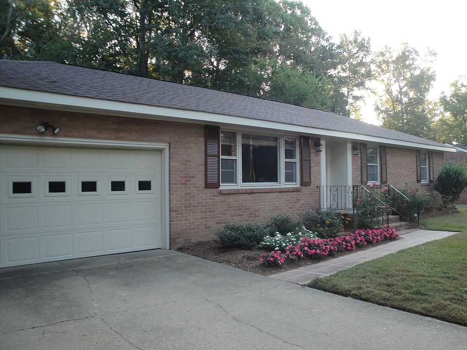 new roof just added, 1 1/2 car garage w/washer and dryer hoo