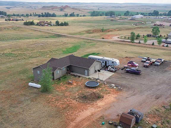 2nd image of 19724 Hunter Rd