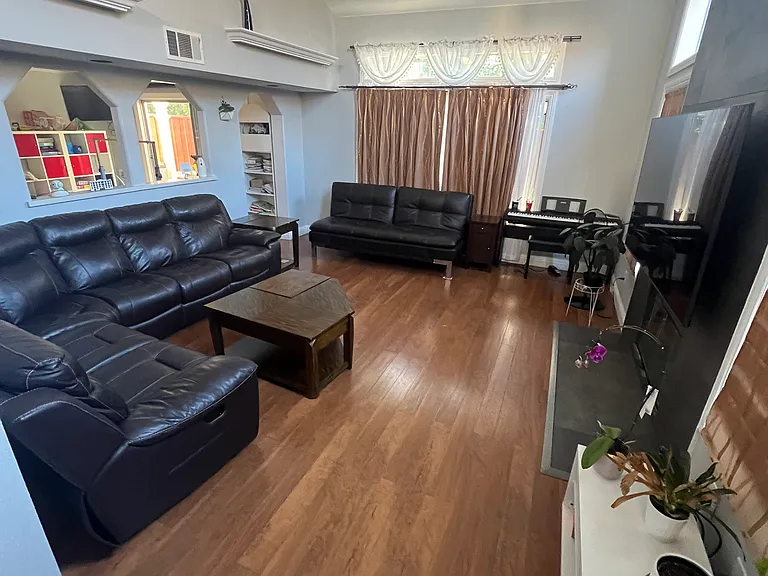 2533 Glen Isle Ave — Photo 3