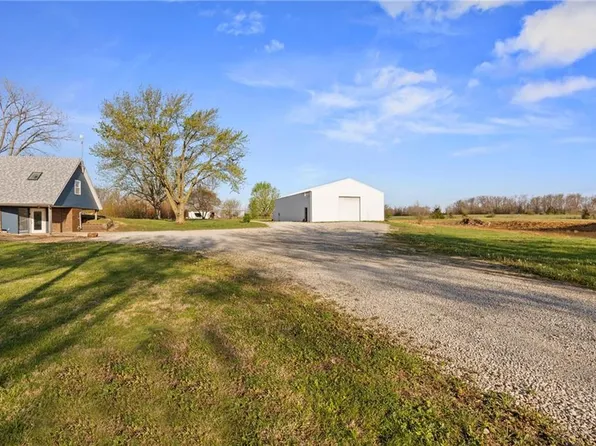 B 10059th Hwy, Windsor, MO 65360