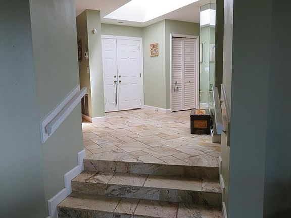 Two Steps to Sunken Great Rm
