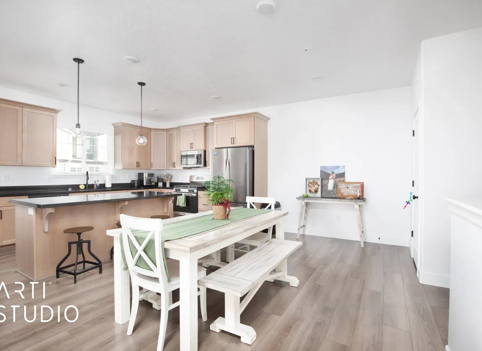 4219 Riverton — Photo 3