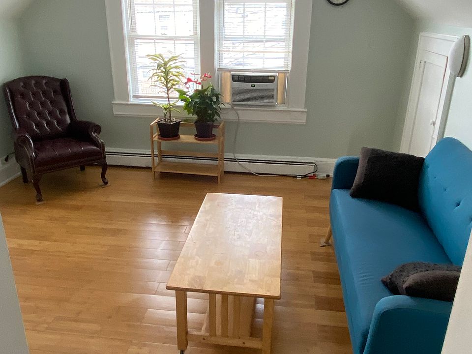1st image of 77 Eagle St #2