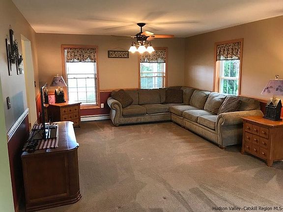 3rd image of 114 Canterbury Dr