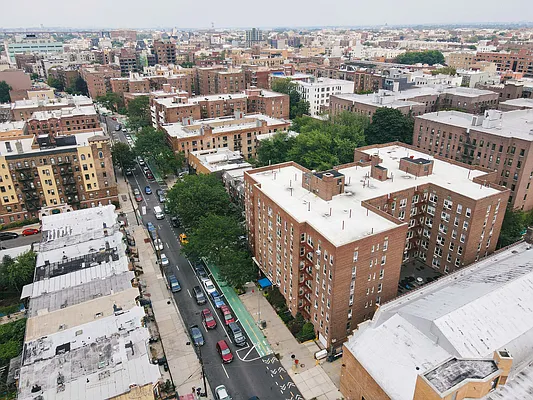 Sold by Horowitz Real Estate | media 22