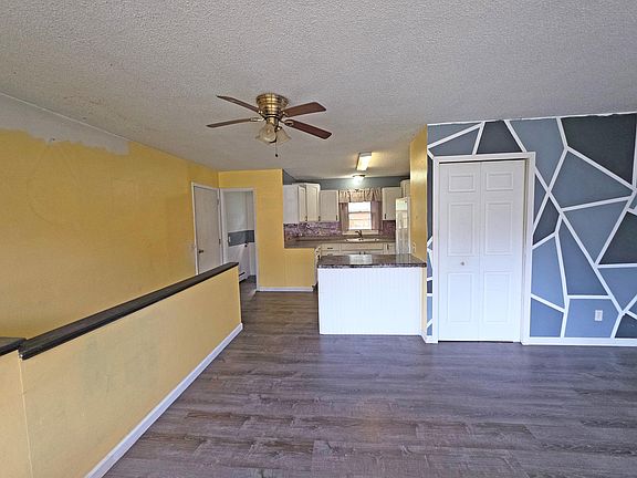 5th image of 1619 Geres St N
