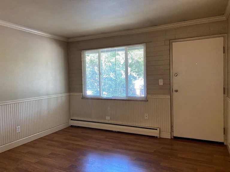 125 E Mrytle Flats — Photo 37