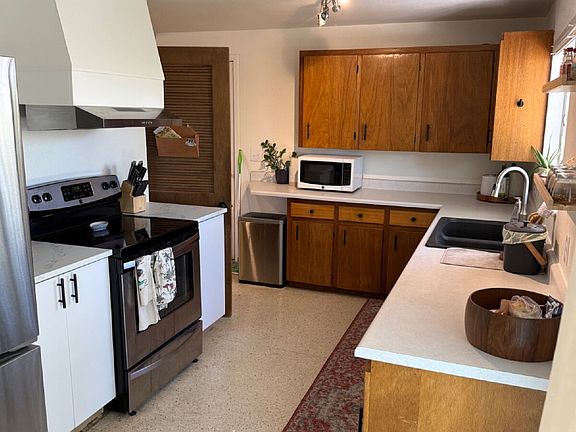 4th image of 7070 Beacon Way