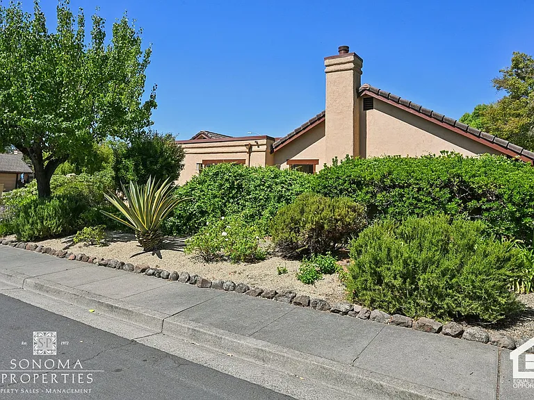 424 La Quinta Ln — Photo 38