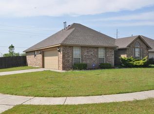 3001 Clarisa Dr, Moore, OK 73160