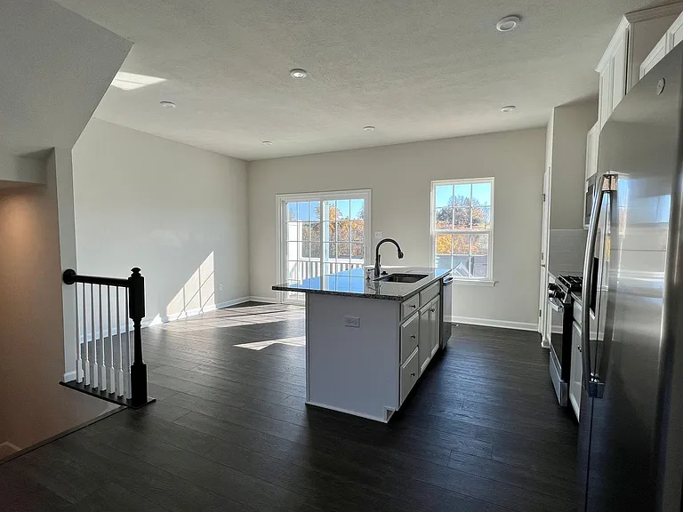 67 Hewstone Ct — Photo 9