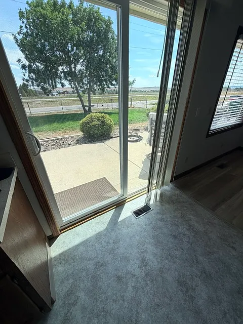 2 bed, 1.5 bath, 1200 sqft, $1,800 — Photo 4