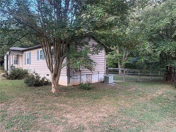 3rd image of 8099 McKnight Rd