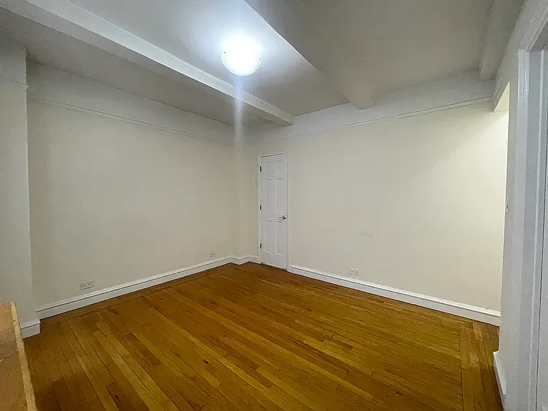 121 E 31st St #1E — Photo 14