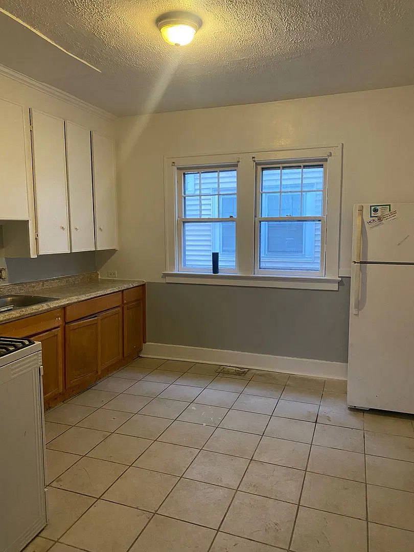 16-18 Carthage Dr — Photo 2