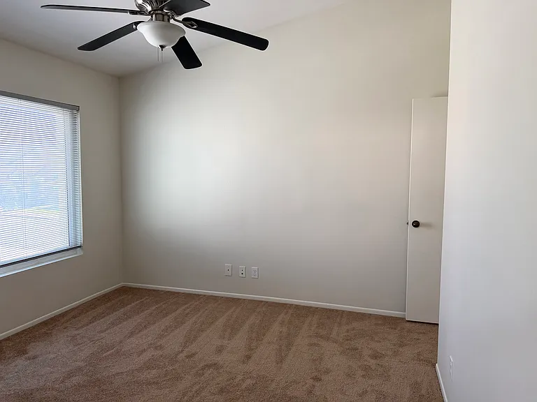 26056 Dunbar Dr — Photo 10