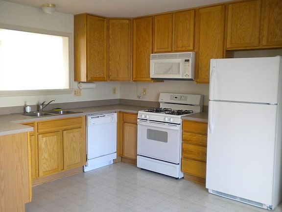 2nd image of 515 Highland Towne Ln