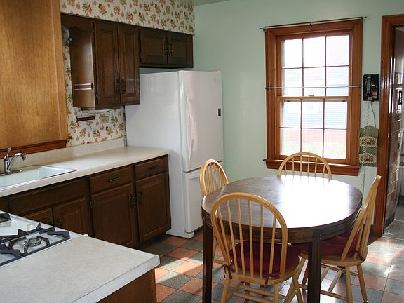 5th image of 533 Calumet Way