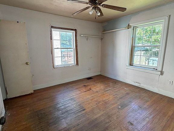 4th image of 1287 Springdale Dr