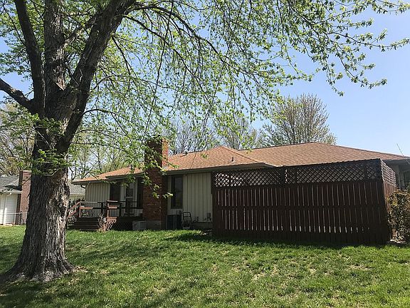 3rd image of 3113 SE Arbor Dr