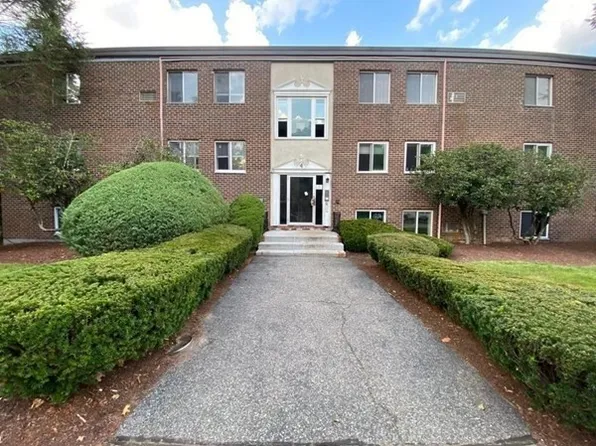 4 Universal St APT 5, Framingham, MA 01702