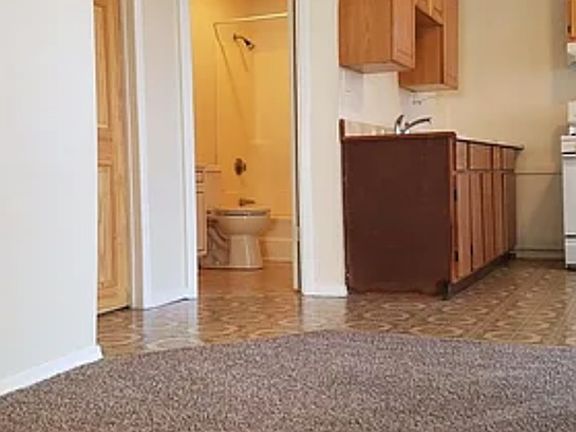 5th image of 5 Oak St Floor Basement
