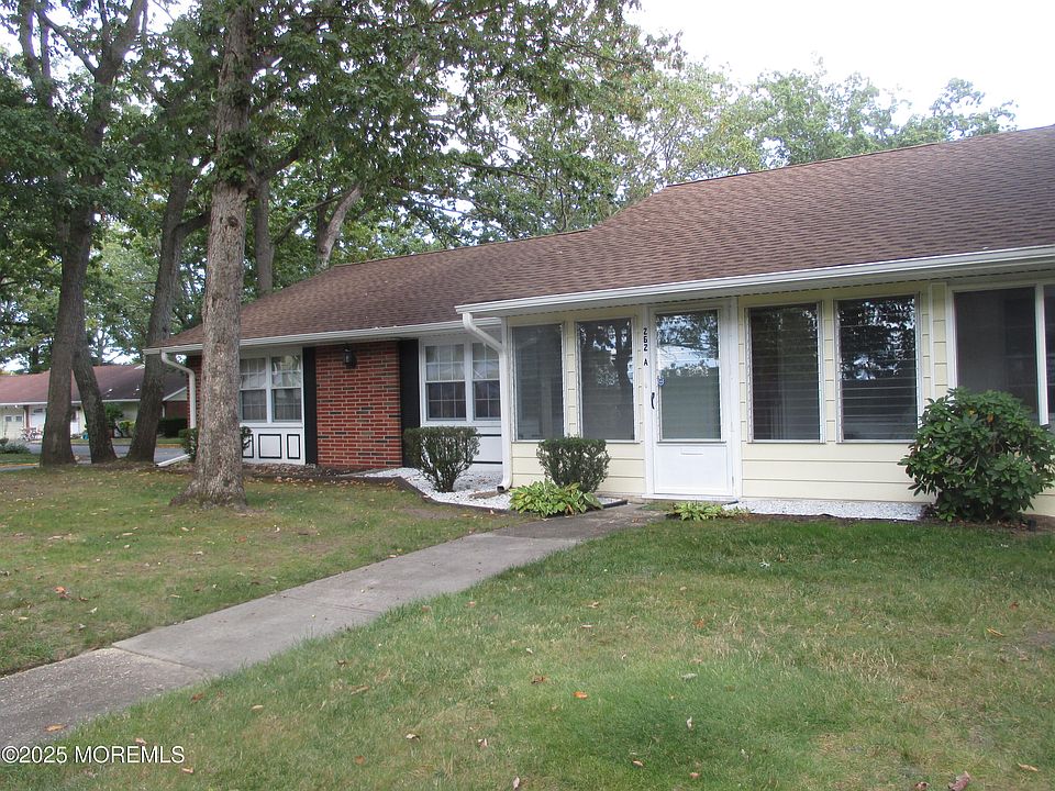1st image of 262A Kingston Court