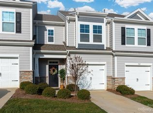 921 Emma Kate Ct, Lake Wylie, SC 29710