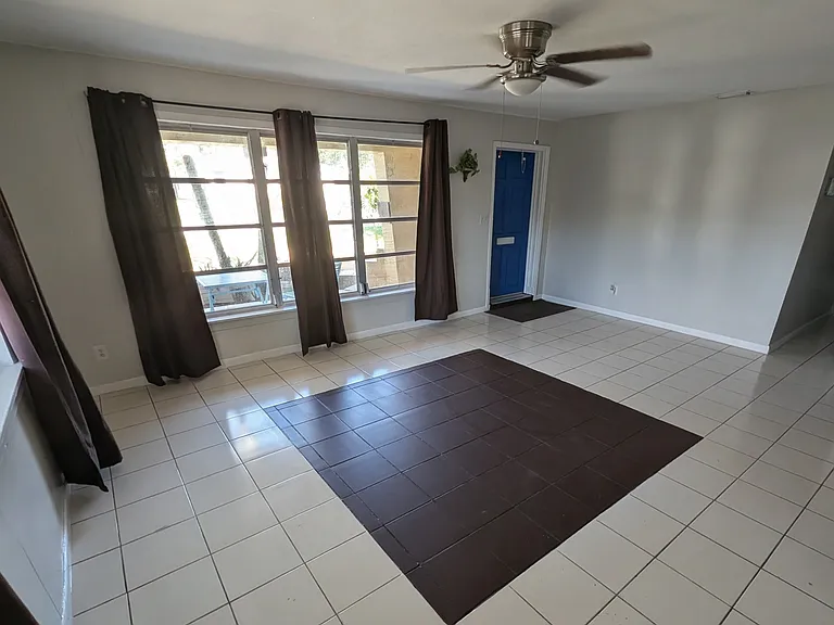 994 Coconut Cir W — Photo 9