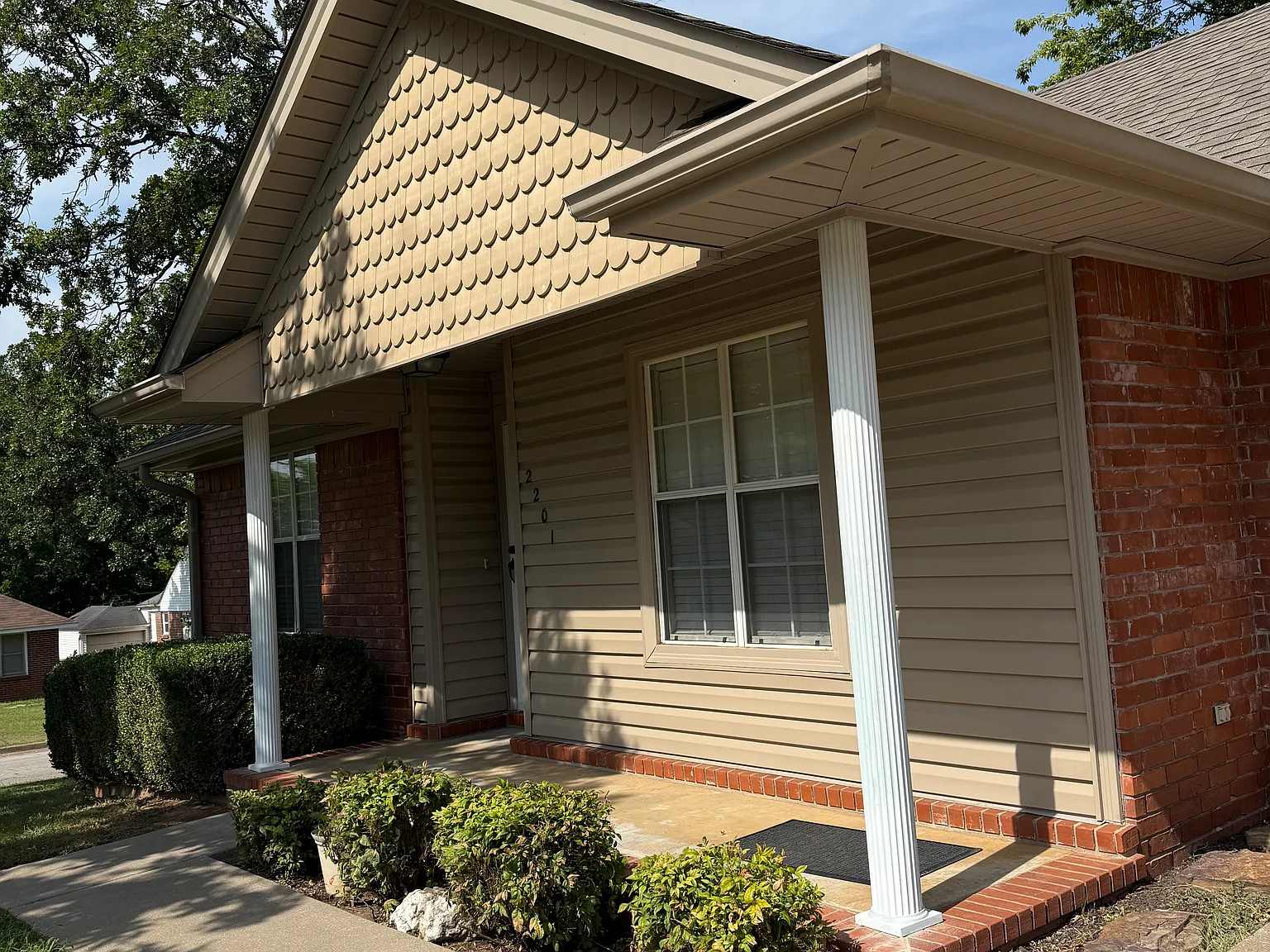 2 bed, 1044 sqft, $1,100 — Photo 2