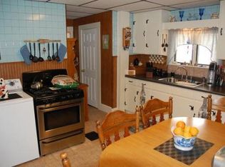 11 Pierce Ave, Beverly, MA 01915