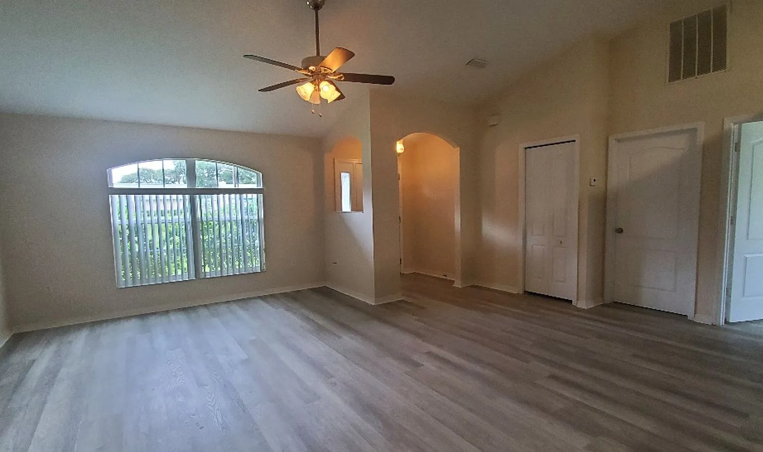3-Bedroom, 2-Bathroom Home in Kissimmee — Photo 4