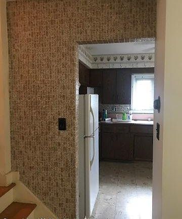4th image of 58 Bear St