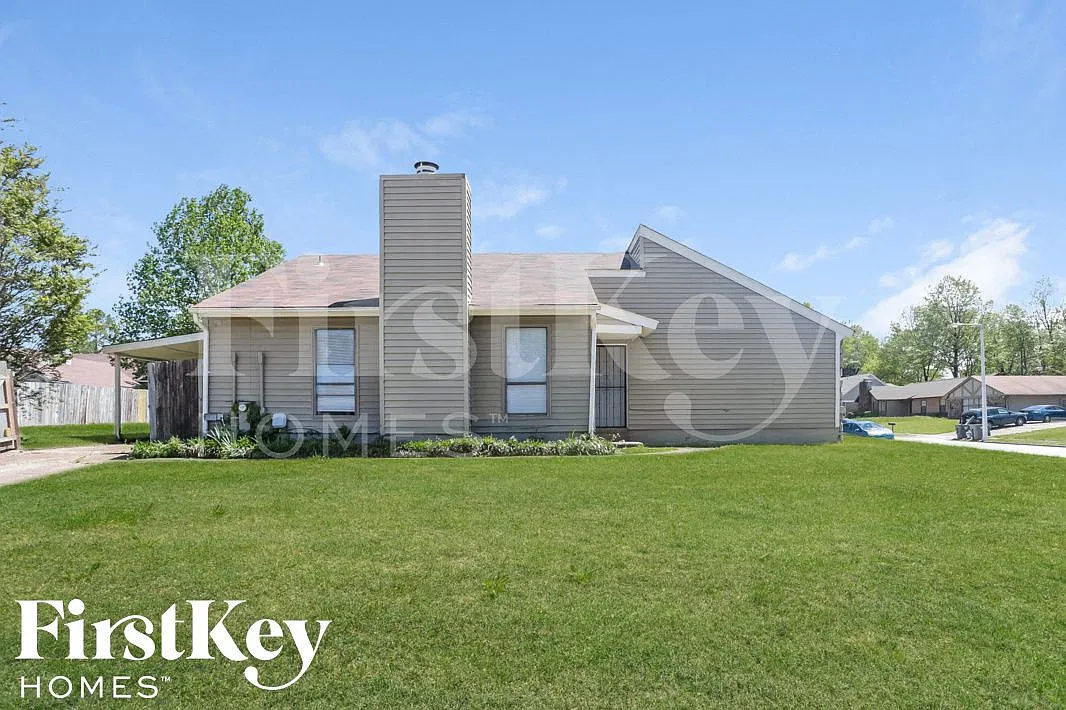 3 bed, 2.0 bath, 1616 sqft, $1,520 — Photo 1